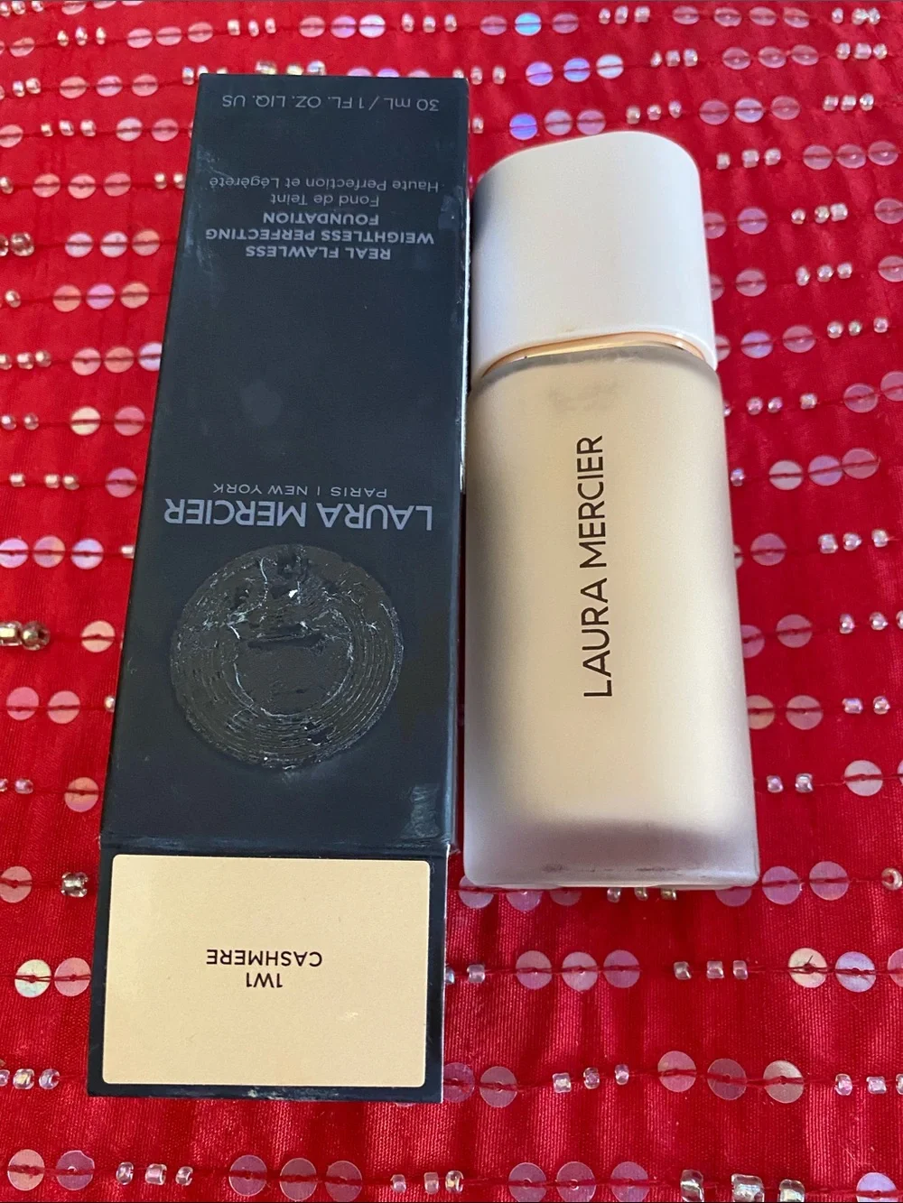 Laura Mercier Real Flawless Weightless Foundation In Cashmere new Not Returnable